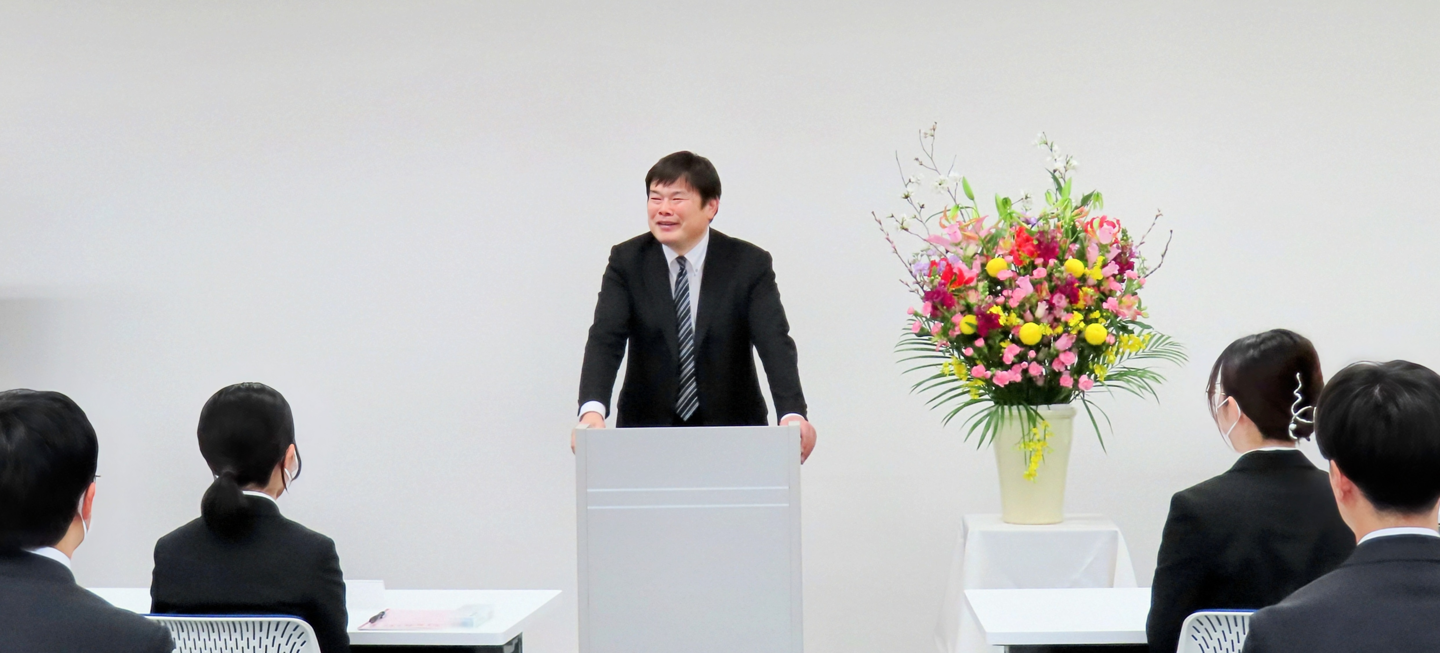 話している様子